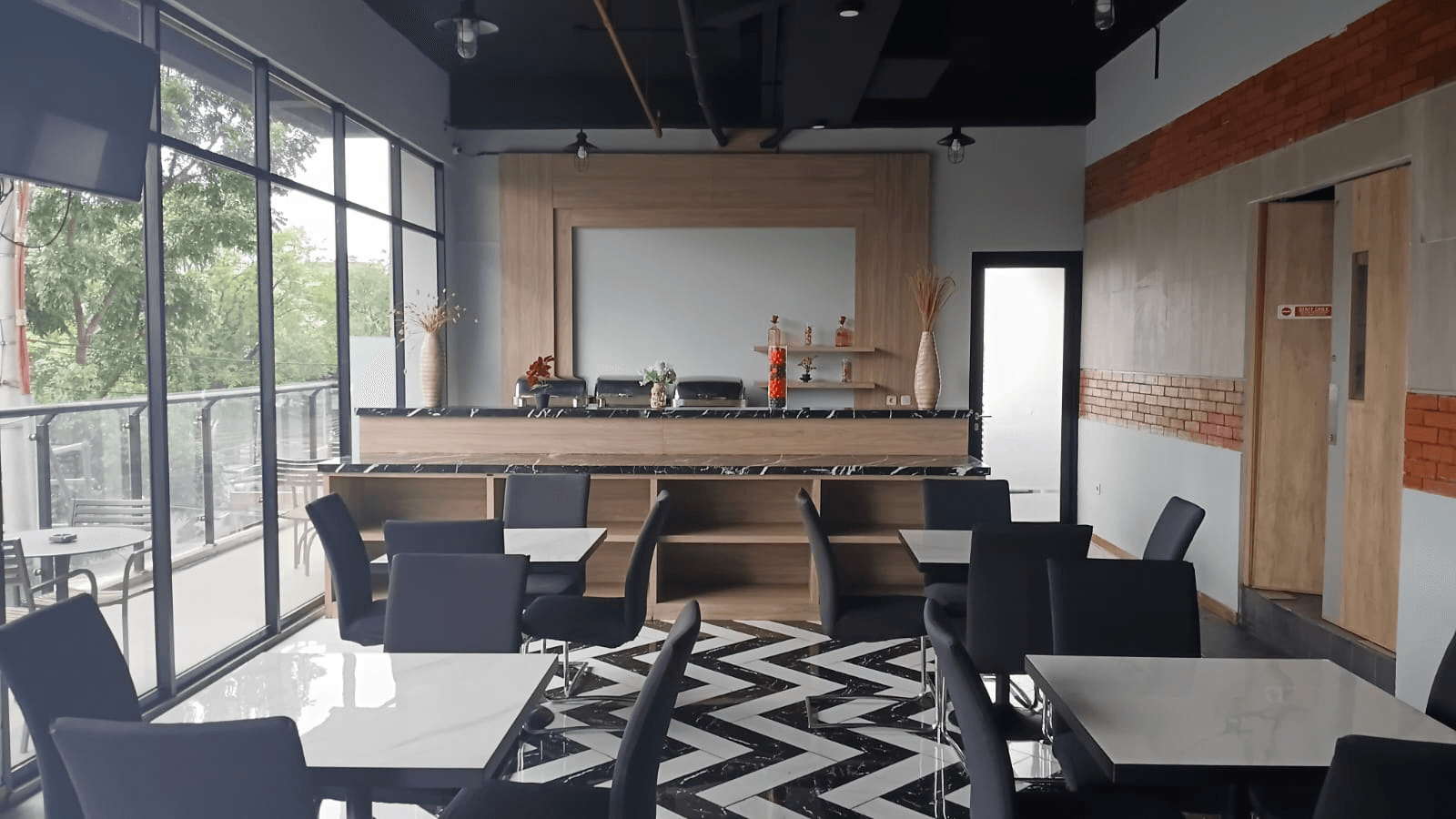Restaurant - Superior